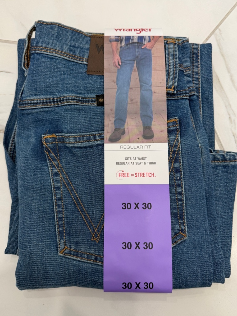 Wrangler Men’s Straight Leg Regular Fit Jeans New with Tag